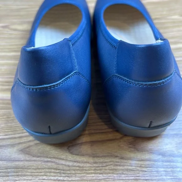 Propet Yara Flats Navy Blue Leather NWT - Size 9AA Narrow - Picture 8 of 12